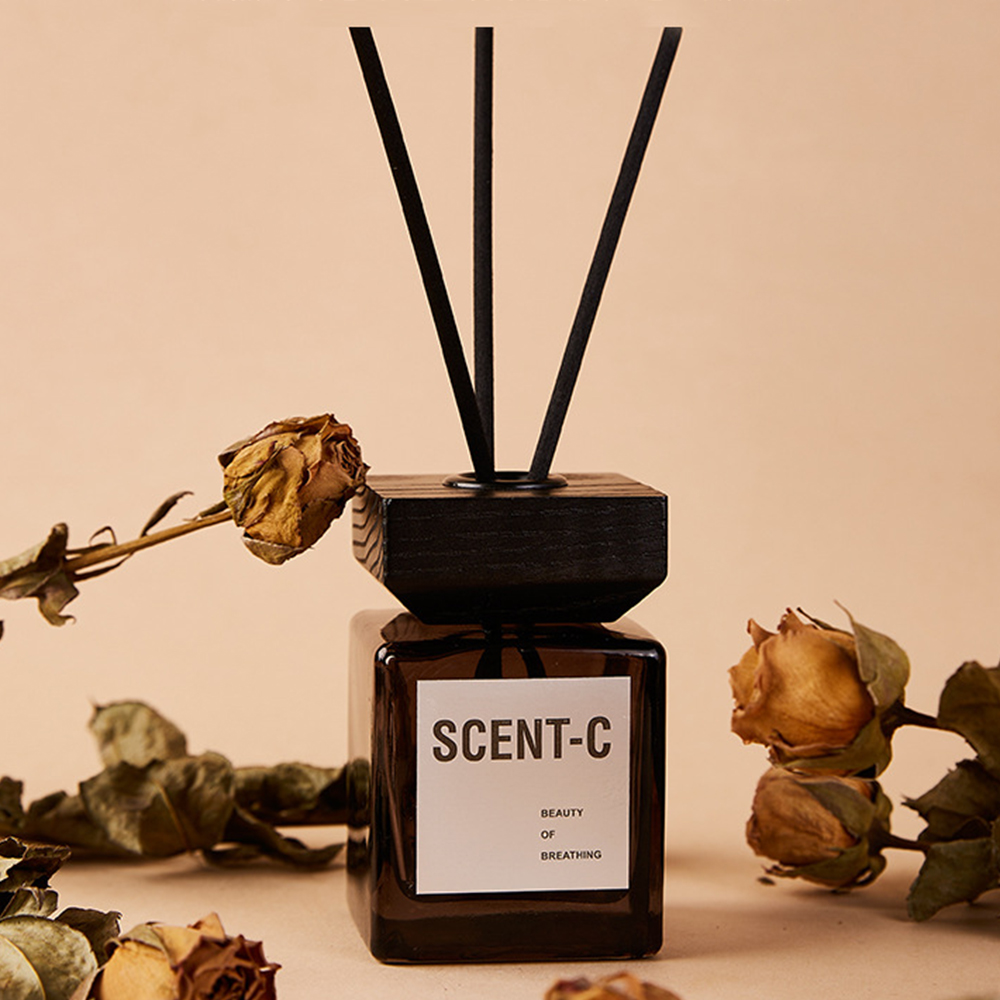 Wooden-Lid Square Bottle with Reed Sticks Hotel-Grade Flameless Scent Diffuser Long-Lasting Fragrance Ornament